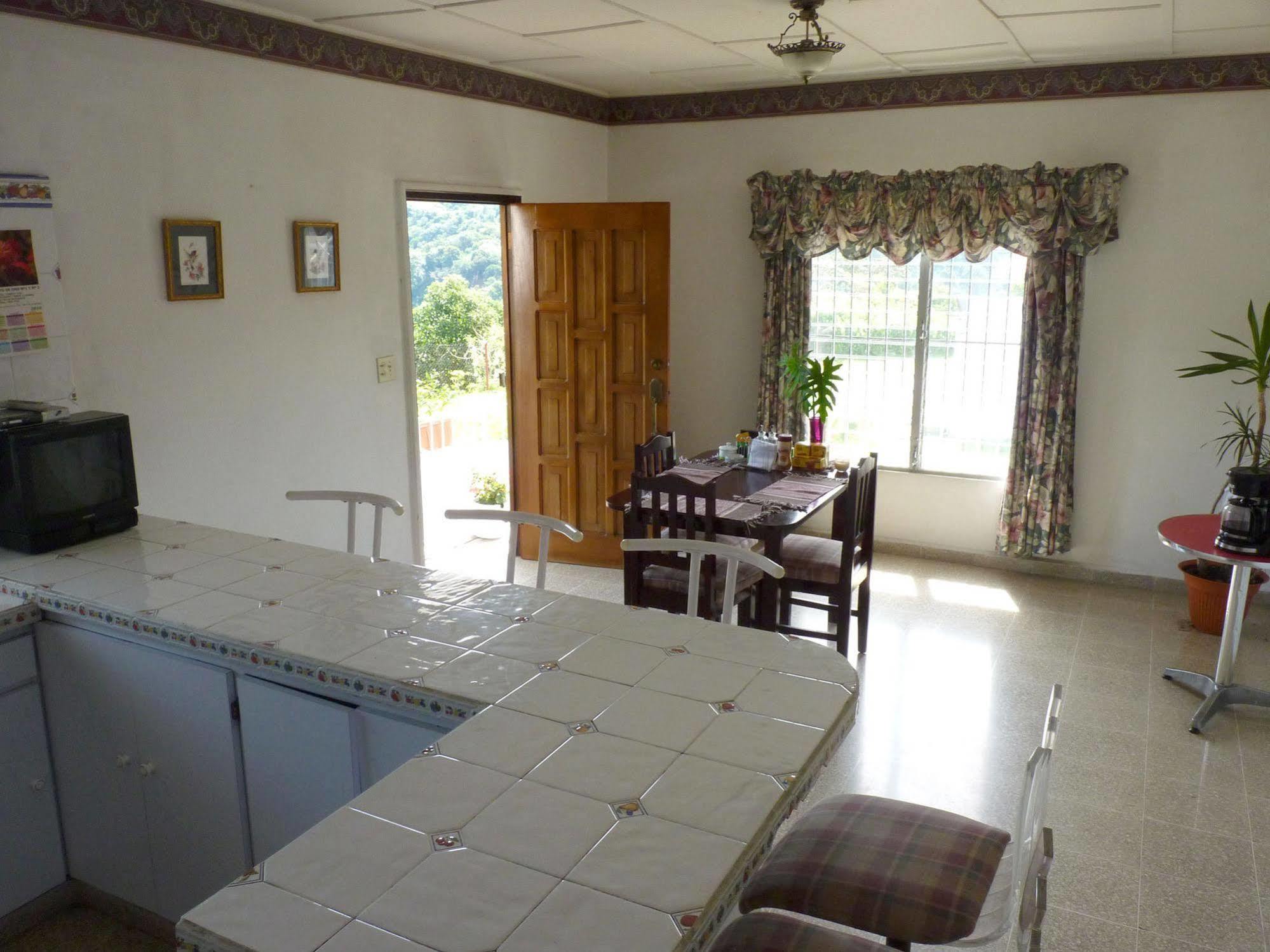 Autana Bed & Breakfast 보케테 외부 사진
